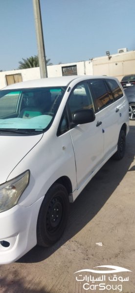 تويوتا انوفا موديل 2015