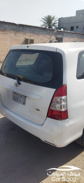 تويوتا انوفا موديل 2015